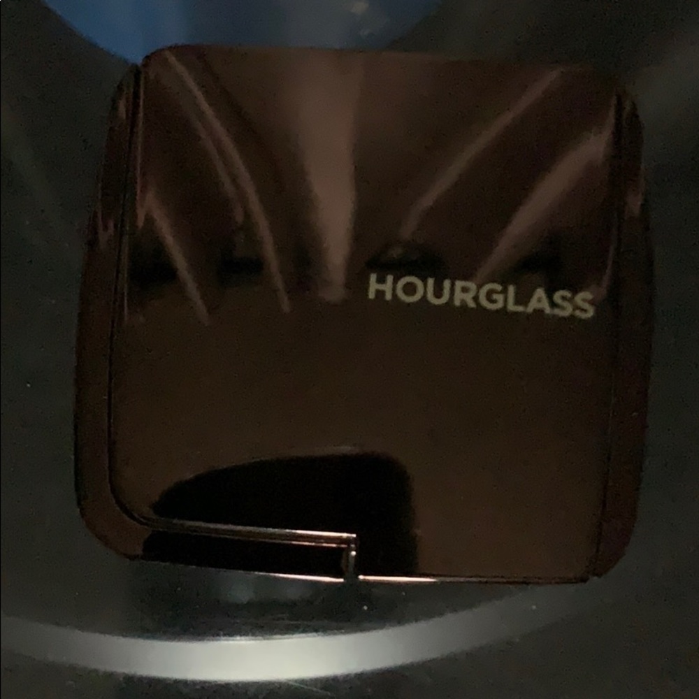 Hourglass Ambient Lighting Powder